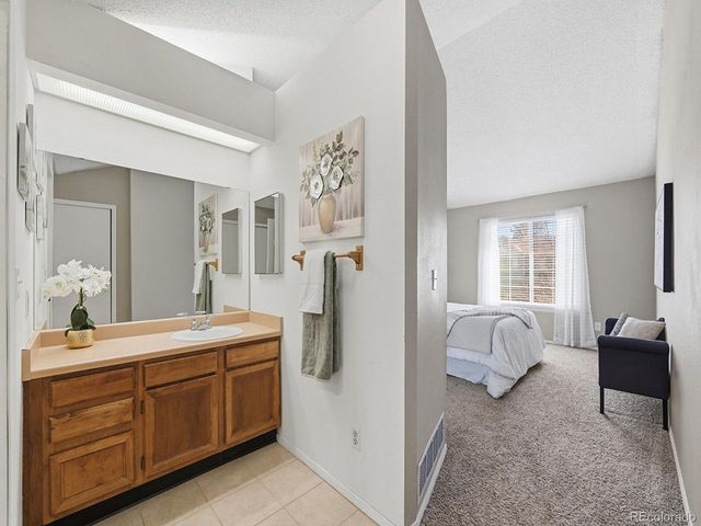 7373 E Iowa Ave 1083, Denver, CO 80231