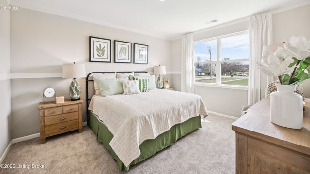 8106 Cedar Meadows Ln, Louisville, KY 40229