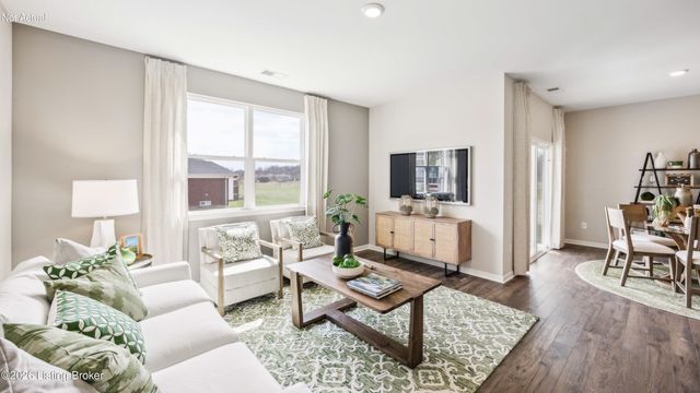 8106 Cedar Meadows Ln, Louisville, KY 40229