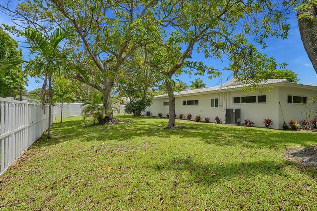4731 Pierce Street, Hollywood, FL 33021