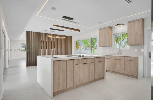 4731 Pierce Street, Hollywood, FL 33021