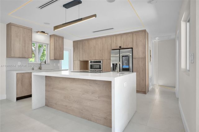 4731 Pierce Street, Hollywood, FL 33021