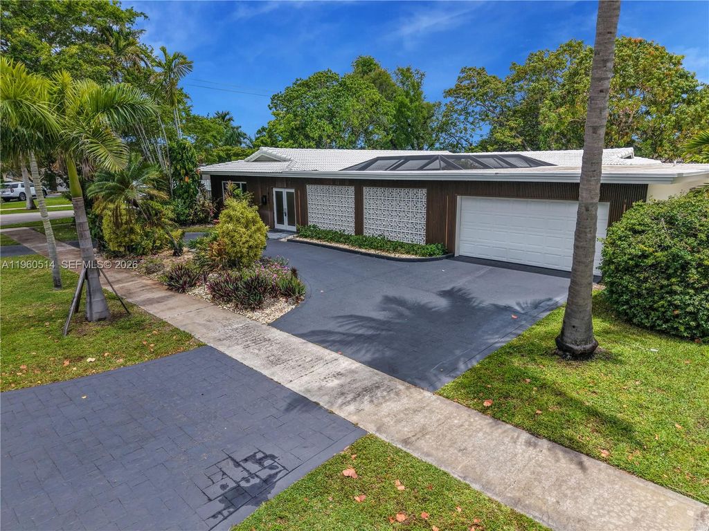 4731 Pierce Street, Hollywood, FL 33021