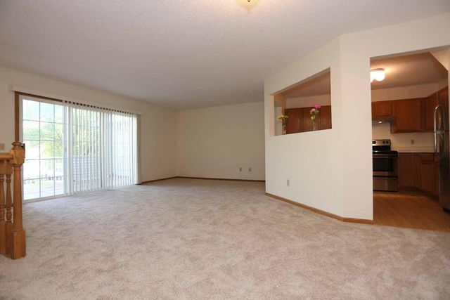 7689 Nicholas Way, Chanhassen, MN 55317