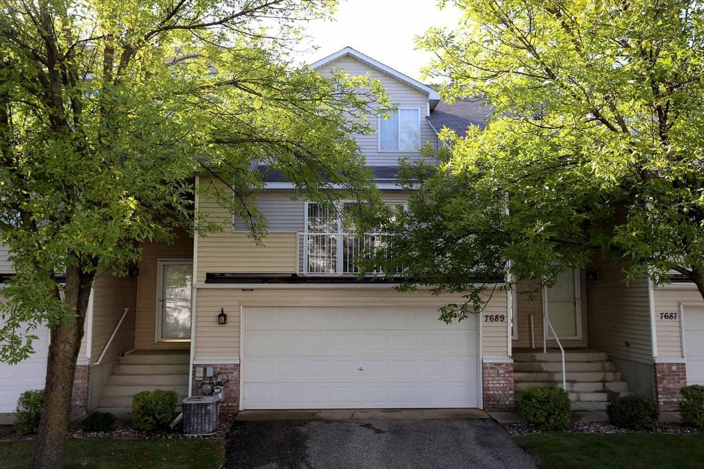7689 Nicholas Way, Chanhassen, MN 55317