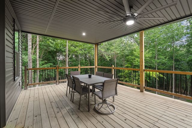 594 Overlook Cir, Tullahoma, TN 37388