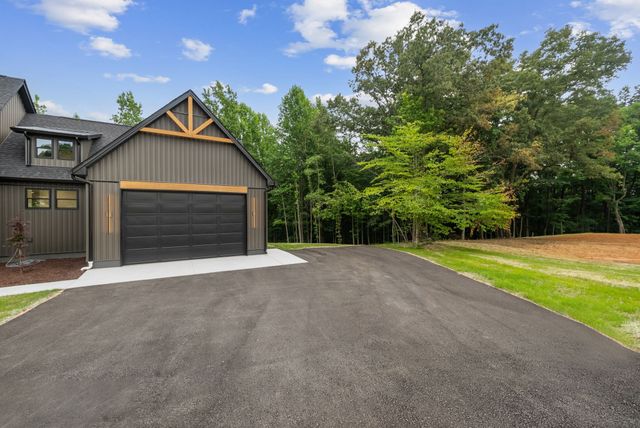 594 Overlook Cir, Tullahoma, TN 37388