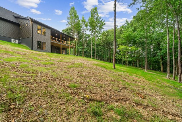 594 Overlook Cir, Tullahoma, TN 37388
