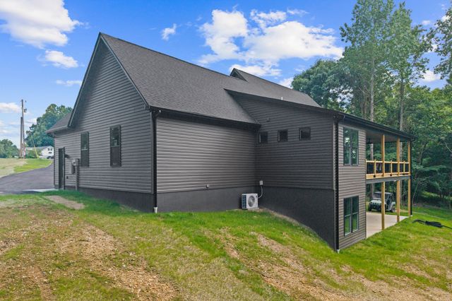 594 Overlook Cir, Tullahoma, TN 37388