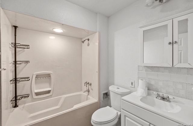 6806 BENDER DR, San Antonio, TX 78229