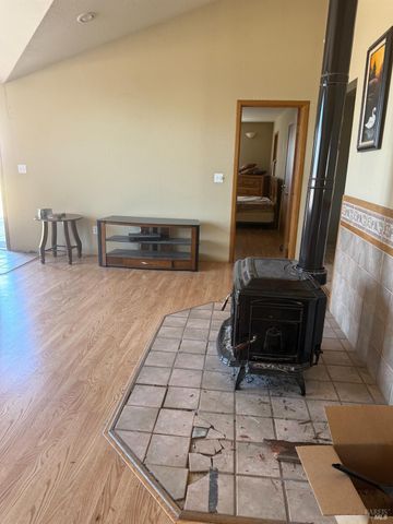 22751 Oak Ln, Covelo, CA 95428