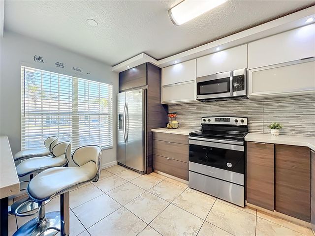 2364 WATER VIEW LOOP, Kissimmee, FL 34743