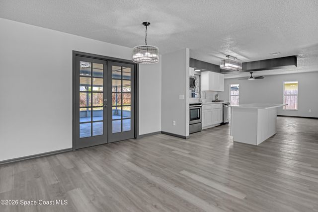 999 Castile Road SE, Palm Bay, FL 32909