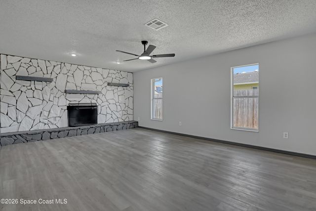999 Castile Road SE, Palm Bay, FL 32909