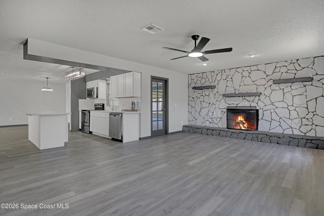 999 Castile Road SE, Palm Bay, FL 32909