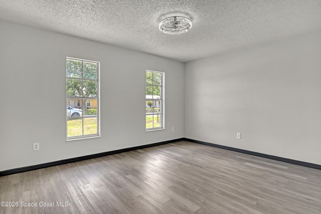 999 Castile Road SE, Palm Bay, FL 32909