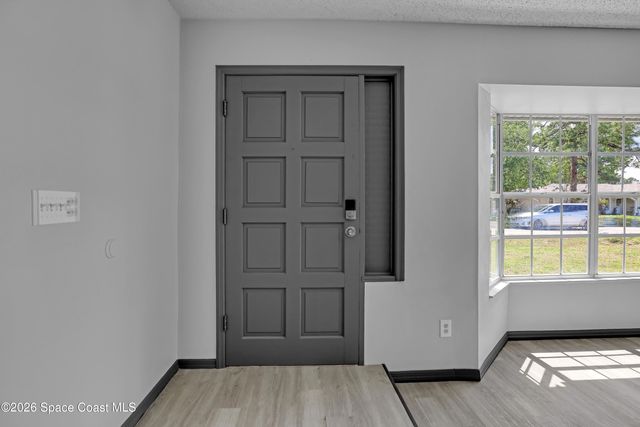 999 Castile Road SE, Palm Bay, FL 32909