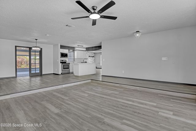 999 Castile Road SE, Palm Bay, FL 32909