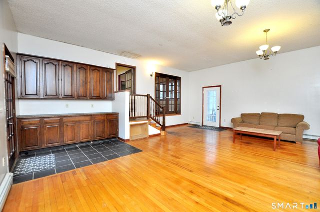 121 Wedgewood Drive, Torrington, CT 06790