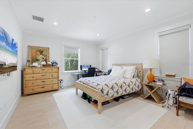 3913 ROBERTS POINT ROAD, Sarasota, FL 34242