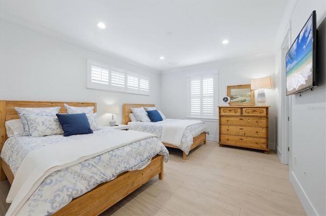 3913 ROBERTS POINT ROAD, Sarasota, FL 34242
