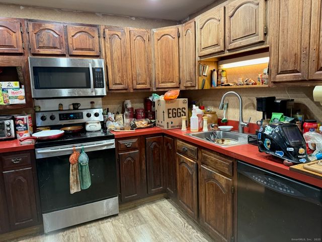 35 Monahan Lane, Naugatuck, CT 06770