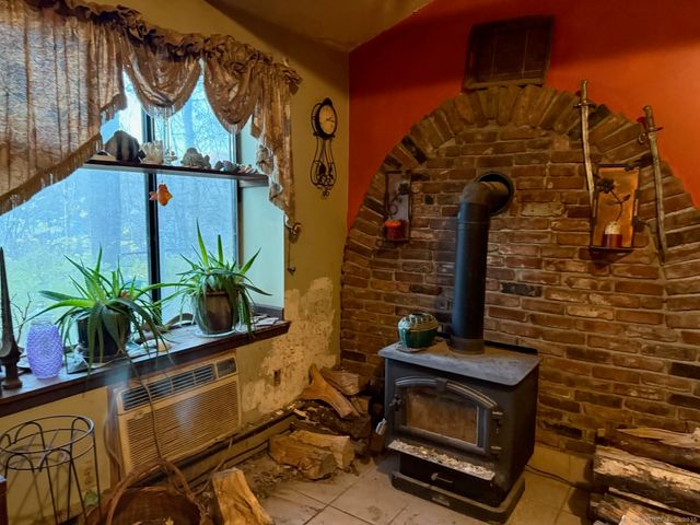 35 Monahan Lane, Naugatuck, CT 06770