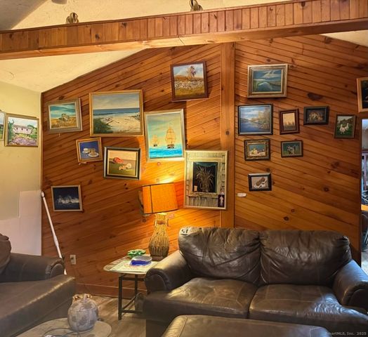 35 Monahan Lane, Naugatuck, CT 06770