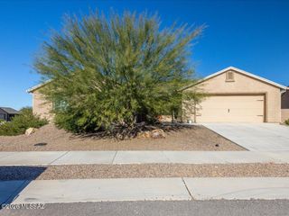 7548 W Portugal Place, Tucson, AZ 85757
