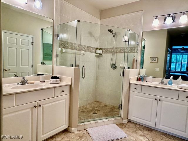 4884 Hampshire CT 7-104, Naples, FL 34112