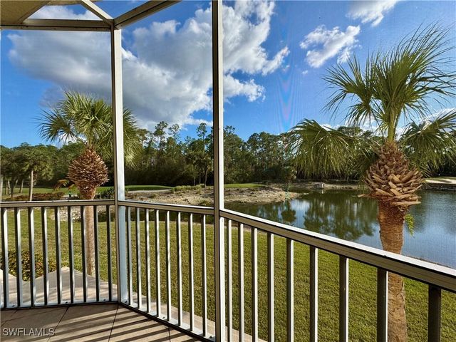 4884 Hampshire CT 7-104, Naples, FL 34112