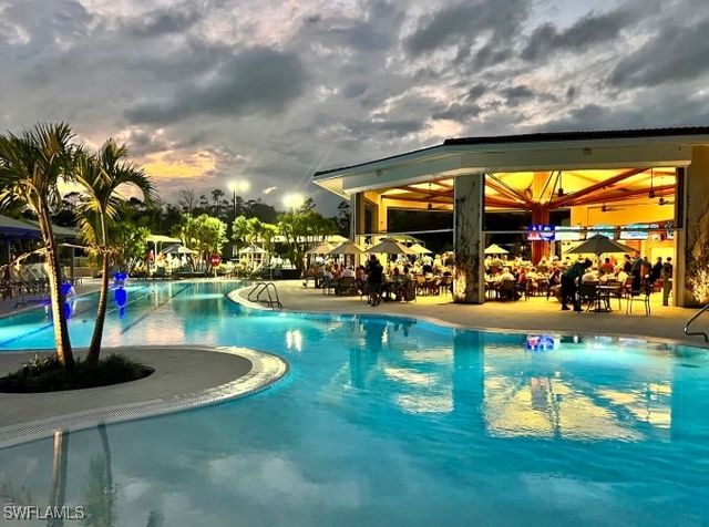 4884 Hampshire CT 7-104, Naples, FL 34112