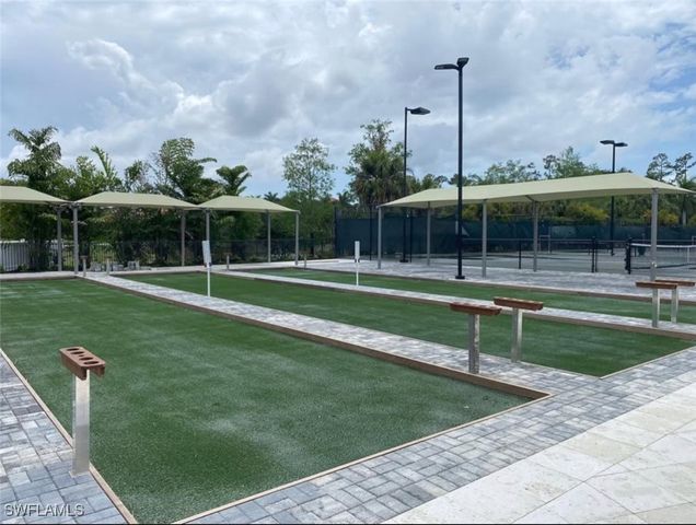 4884 Hampshire CT 7-104, Naples, FL 34112