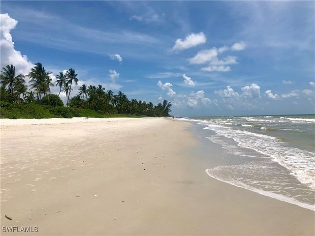 4884 Hampshire CT 7-104, Naples, FL 34112