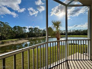 4884 Hampshire CT 7-104, Naples, FL 34112