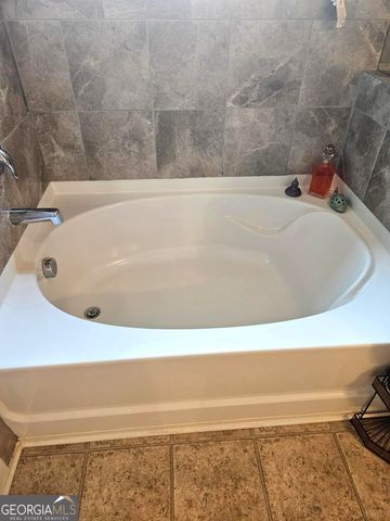 615 Birkdale Drive, Fairburn, GA 30213