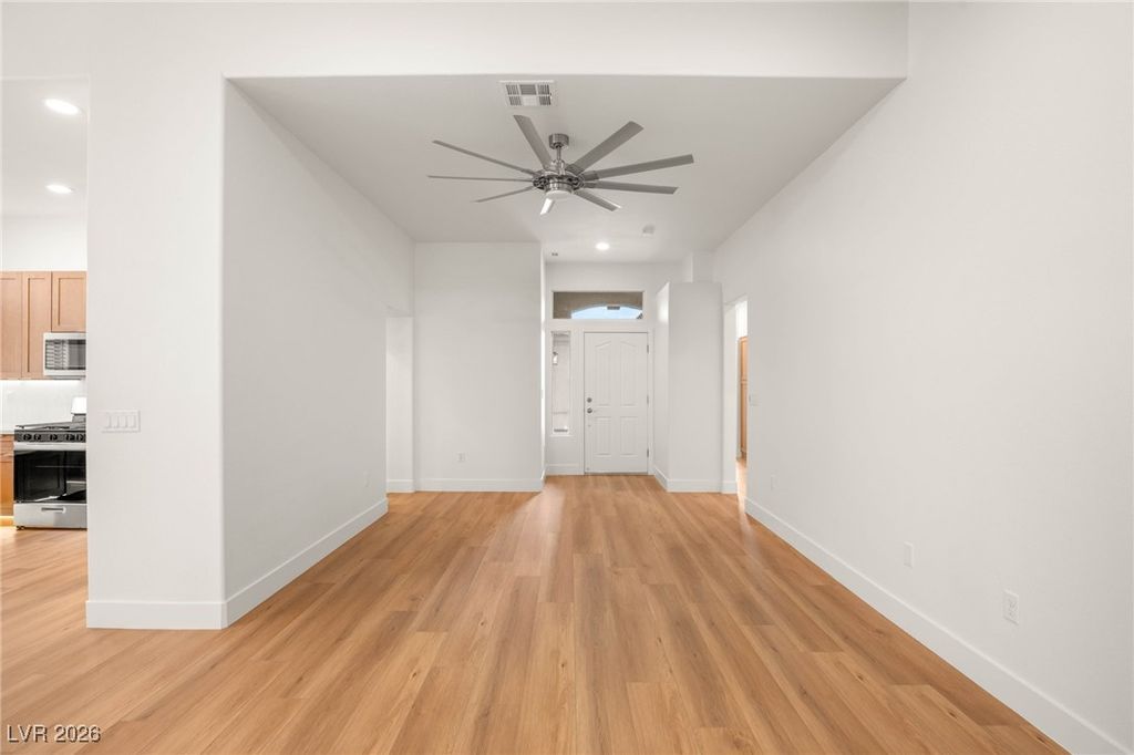 Image 6 of property listing at 2009 Emery Street, Las Vegas, NV 89134