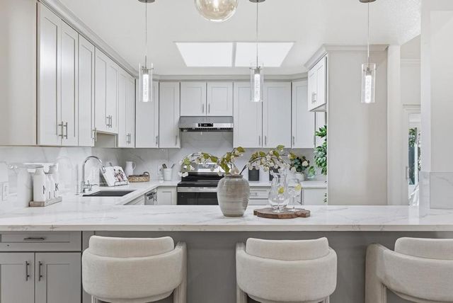 18660 Devon Avenue, Saratoga, CA 95070