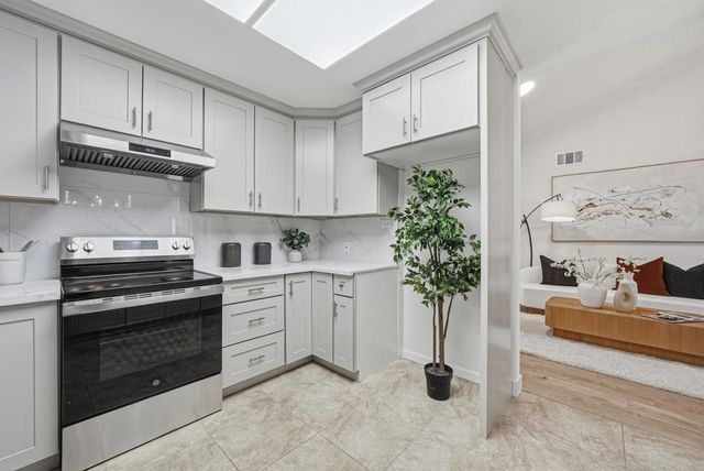 18660 Devon Avenue, Saratoga, CA 95070