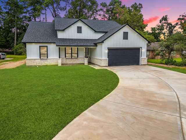 315 Autumn Oak Street, New Caney, TX 77357