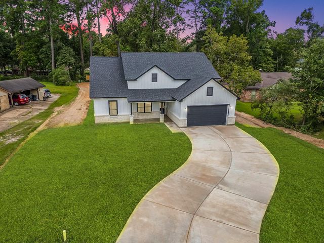 315 Autumn Oak Street, New Caney, TX 77357