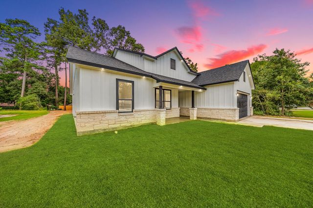 315 Autumn Oak Street, New Caney, TX 77357