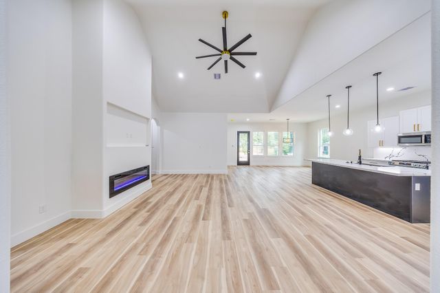 315 Autumn Oak Street, New Caney, TX 77357