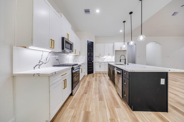 315 Autumn Oak Street, New Caney, TX 77357