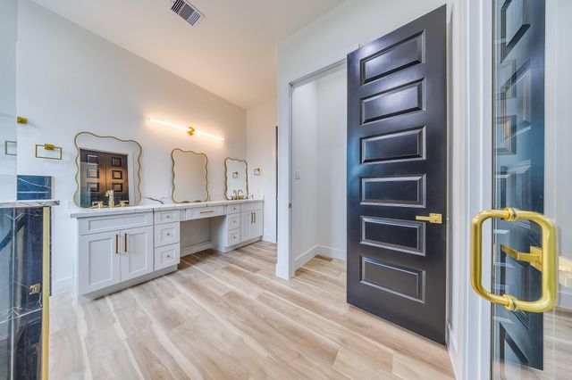 315 Autumn Oak Street, New Caney, TX 77357