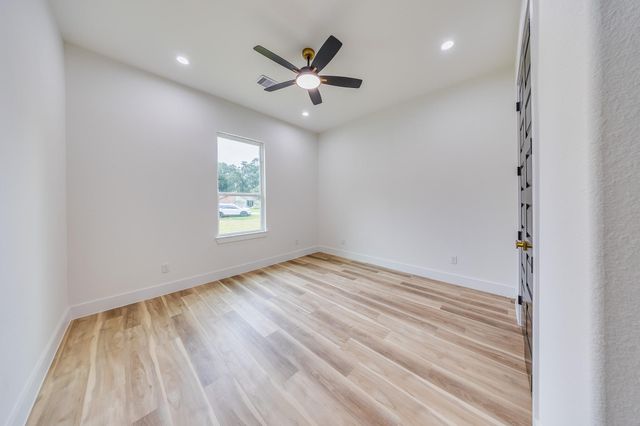 315 Autumn Oak Street, New Caney, TX 77357