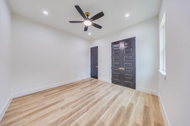 315 Autumn Oak Street, New Caney, TX 77357