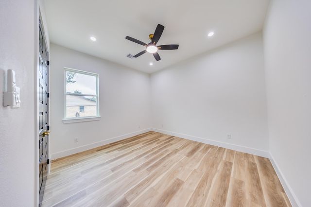 315 Autumn Oak Street, New Caney, TX 77357