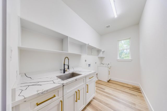 315 Autumn Oak Street, New Caney, TX 77357