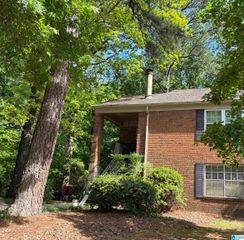 2122 Montreat Cir, Vestavia Hills, AL 35216